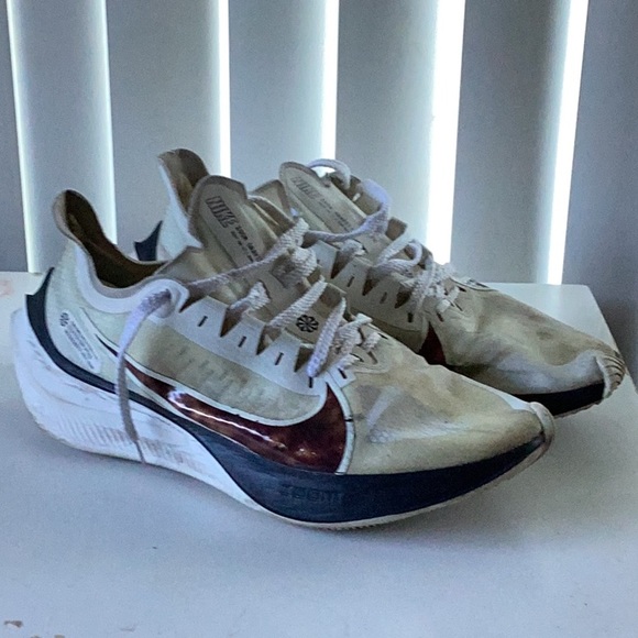 nike zoom gravity 42